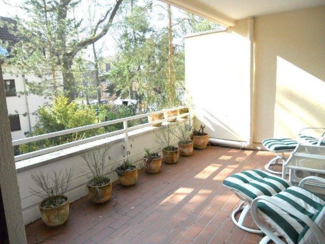 Allerbester ruhige Wohnlage in Berlin Grunewald im 1.OG, hochwertige grundsaniert, Parkett, komplette EBK, große Terrasse Tiefgaragenplatz