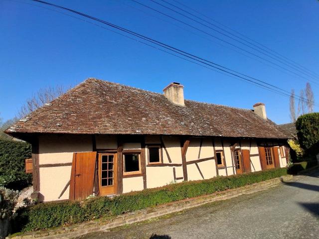 Allier à 15 mn de 2 échangeurs de la Rcea et au cur d'un. 0m² Chevagnes