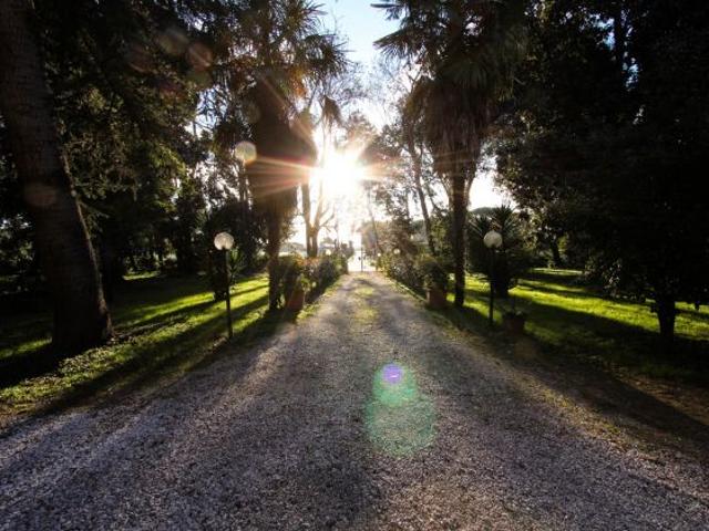 All'interno della villa di Corliano