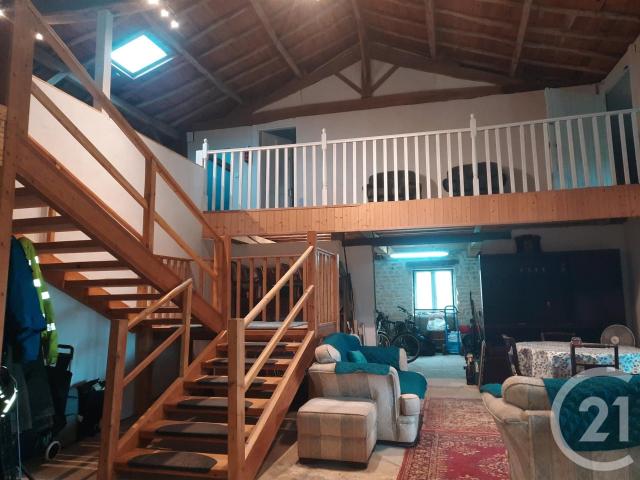 Alloinay, située à 10 mn de Chef Boutonne, vous découvrirez. 202m² Alloinay