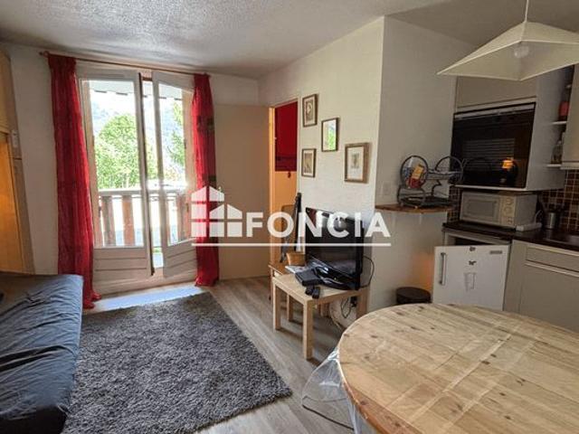 Allos, le seignus, coquet studio cabine situe dans une residence avec acces a pieds au centre et aux ski, chaleureux et fonctionnel avec cave et