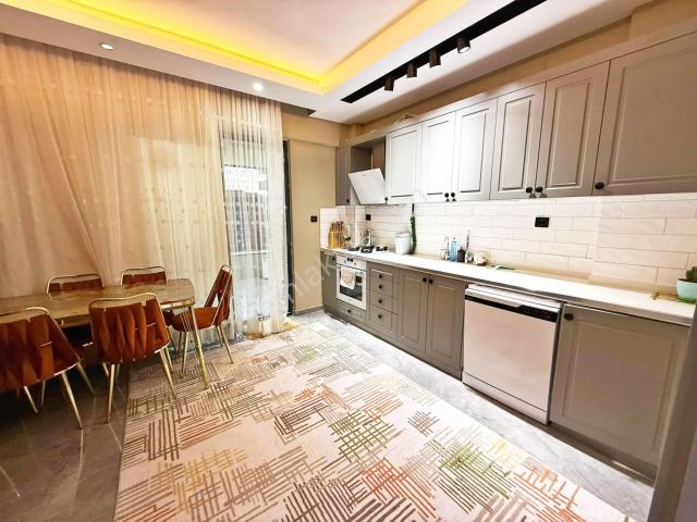 Alpaslan'da Ara Kat Geniş Oturum Yerden Isıtmalı U.lüx2+1 Daire