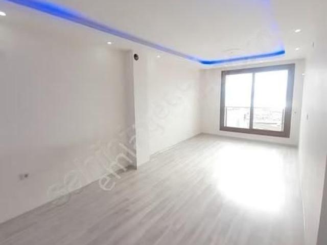 Alpaslanda Full Deniz Manzaralı Cam Balkonlu 2+1 90m2