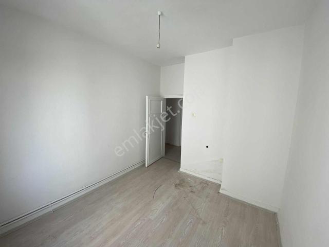 Alparslan Mahallesinde Kızılırmakta 3+1 Guney Batı Kıralık