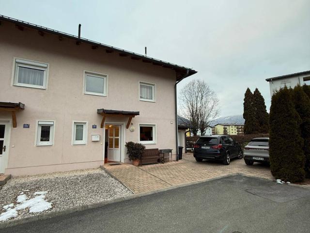 Alpenflair trifft auf modernen Komfort: Doppelhaushälfte in Sankt Johann!