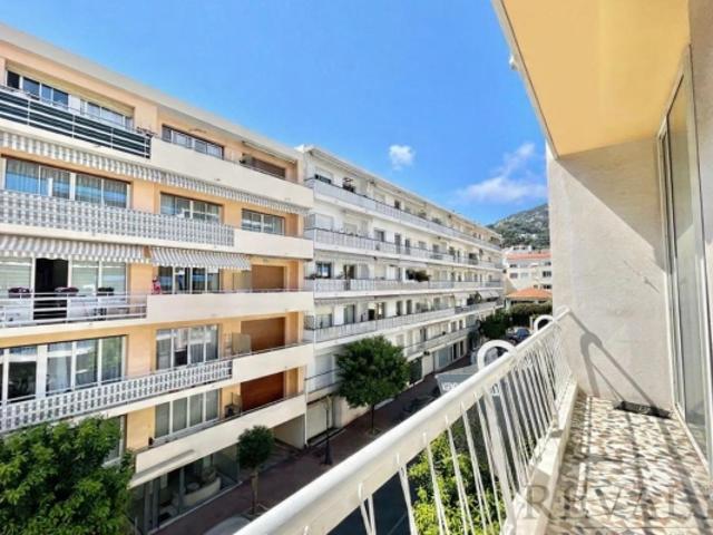 ALPES MARITIMES 06 BEAULIEU SUR MER CENTRE VILLE A VENDRE APPARTEMENT 3 PIECES EN AVANT DERNIER ETAGE BALCON LOGGIA TRAVERSANT AU CALME
