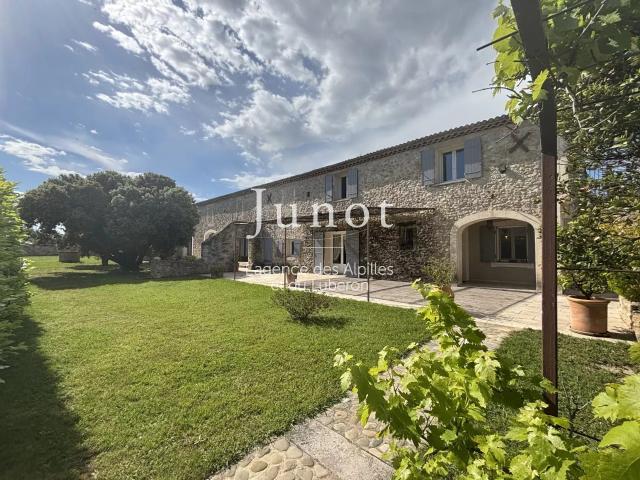 Alpilles Aureille Habitation Et Atelier Hangar Locaux. 260m² Aureille