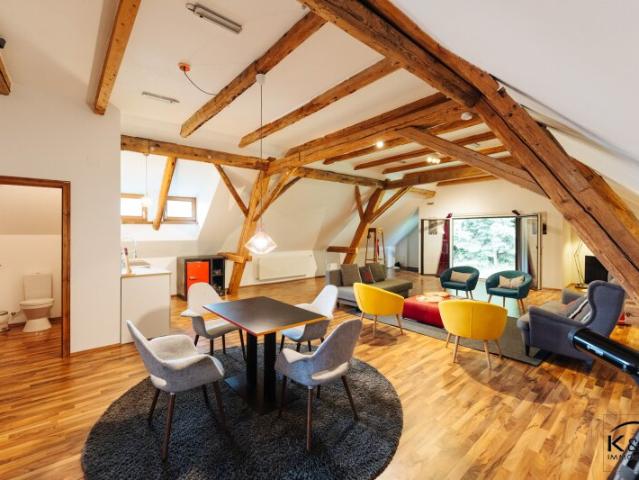 Alpine Eleganz trifft modernen Komfort – Chalet, Apartmenthaus oder privates Refugium in Naturlage