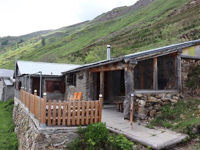 Alpine Idylle pur – naturverbundener Rückzugsort auf der Bachalp VS