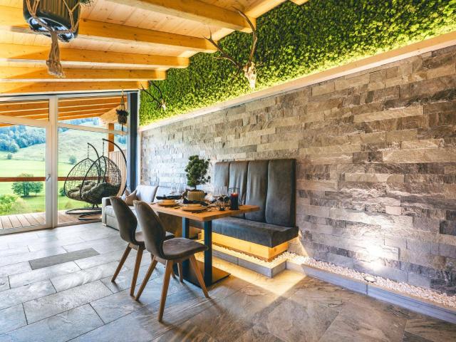 Alpiner Wohntraum: Exklusive Designwohnung mit Panorama Terrasse und hochwertiger Ausstattung