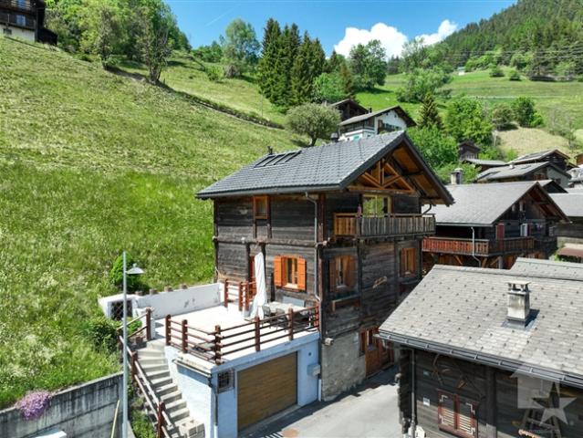 Alpines Chalet mit eigenem Studio und Panoramablick