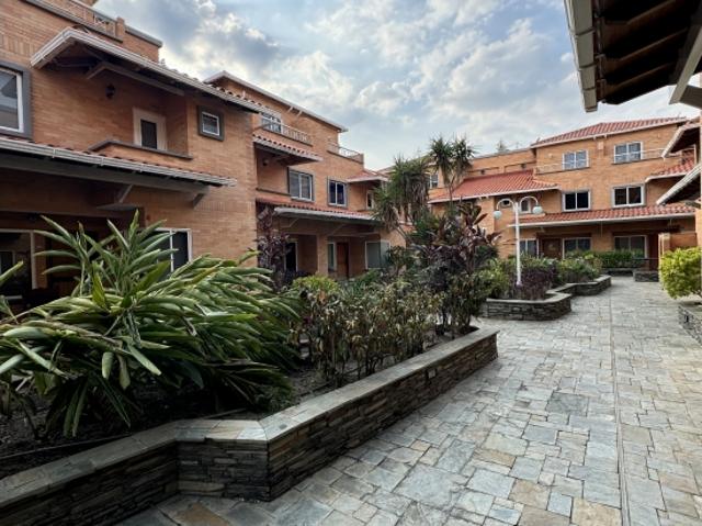 Alquier / Venta de Town House Villas del Country Guataparo
