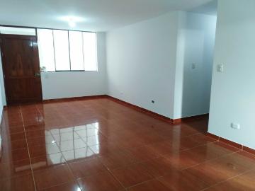 Alquiilo Amplio Departamento, Bien Ubicado