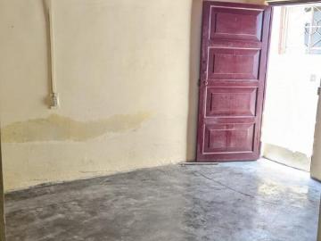 Alquiilo casa de dos pisos