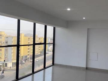 ¡Alquila Ahora! Amplia Planta de 180 m²: Ideal para Oficina o Consultorio