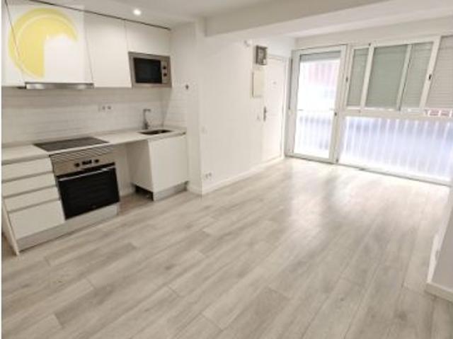 Alquilamos Local Vivienda en Premia de Mar. BCN