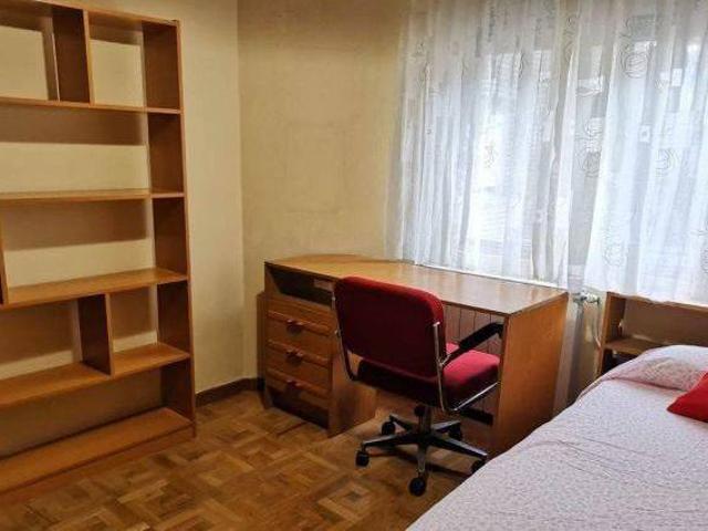 Alquilamos piso cinco dormitorios