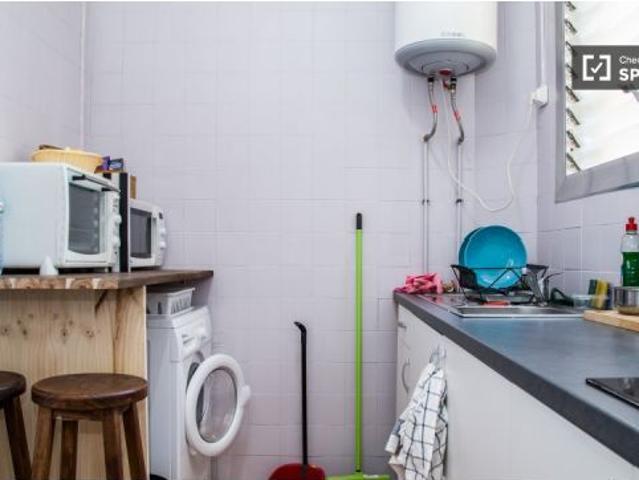 Alquilar una habitación con ventana con vista a la calle en piso compartido, Eixample
