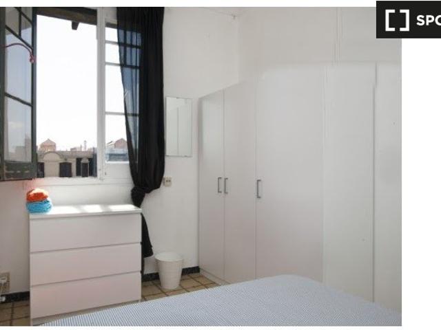 Alquilar una habitación en piso compartido en el Eixample, Barcelona