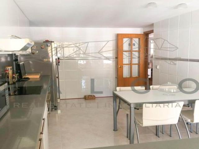 Alquilar ático dúplex de 3 habitaciones y 2 baños en Torre en Conill