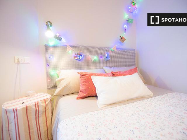Alquile una habitación en piso compartido en Casco Viejo, Bilbao