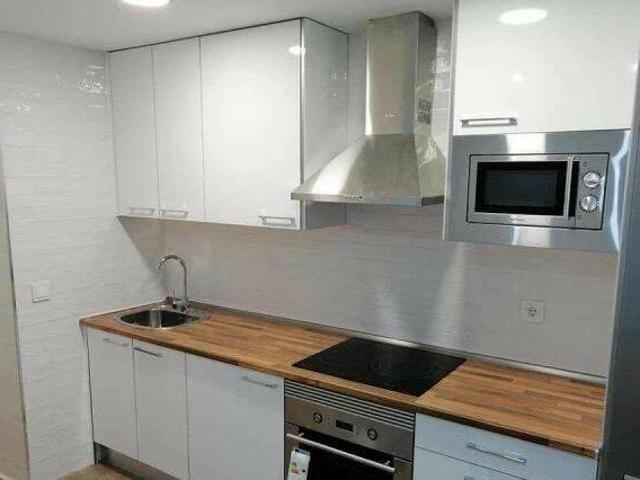 Alquile y estrene esta preciosa vivienda en Carabanchel muy bien comunicado Totalmente reformado a