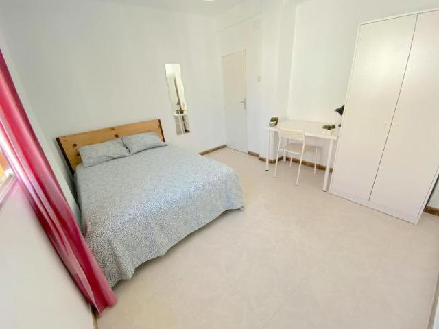 Alquiler 1 Dormitorio Shared Living/Roommate Sevilla Sevilla DS102436397
