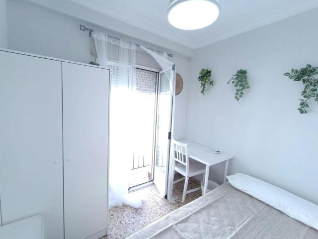 Alquiler 1 Dormitorio Shared Living/Roommate Sevilla Sevilla DS104877711