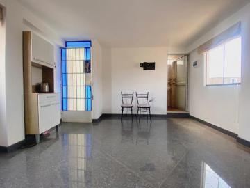 Alquiler 3 dorm, 2 baños, quinto piso sin ascensor, super amplio