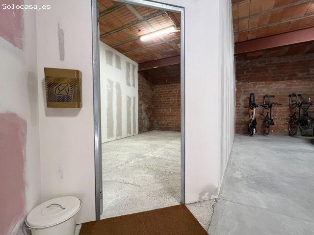 Alquiler trastero 32 m2 en garaje con alarma. Sant Pere Pescador
