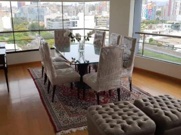 ALQUILER TRIPLEX PENTHOUSE EN MIRAFLORES CON VISTA EXTERIOR, AMOBLADO Y LISTO PARA MUDARSE!