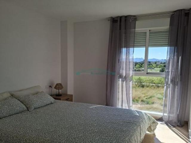 ALQUILER VACACIONAL – Apartamento moderno en Dénia con vistas al Montgó