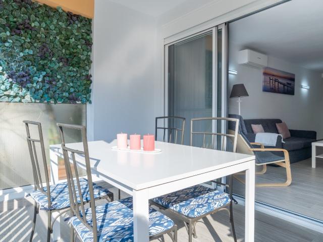Alquiler vacacional en primera línea de playa. VFT/MA/306636 / ESFCTU0000290390000511200000000000000000VFT/MA/306636 Apartamento en 1ª Línea de playa Fuengirola