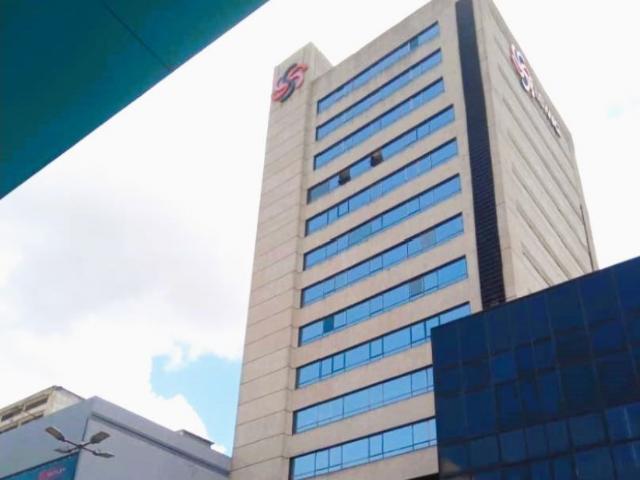 Alquilo cubículos/espacios de trabajos 12m2 Sabana Grande 5277