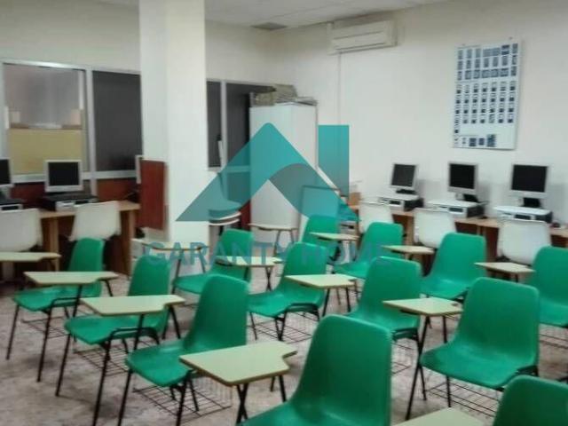 SE ALQUILA LOCAL COMERCIAL EN ZONA ALDEA MORET – DIÁFANO Y LISTO PARA ENTRAR