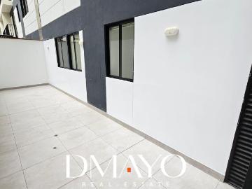 Alquiler amplio departamento 3 dormitorios con patio a pasos de Av Arequipa