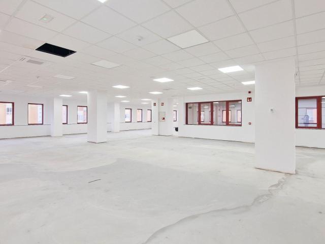 ALQUILER AMPLIAS OFICINAS CÉNTRICAS EDIFICIO MAPFRE BADAJOZ