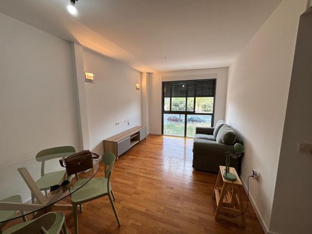 Alquiler apartamente en Príncipe de Asturias, con plaza de garaje y trastero