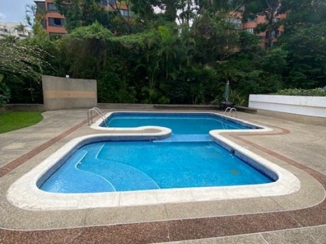 Alquiler apartamento 235m2 Colinas de Valle Arriba 9476