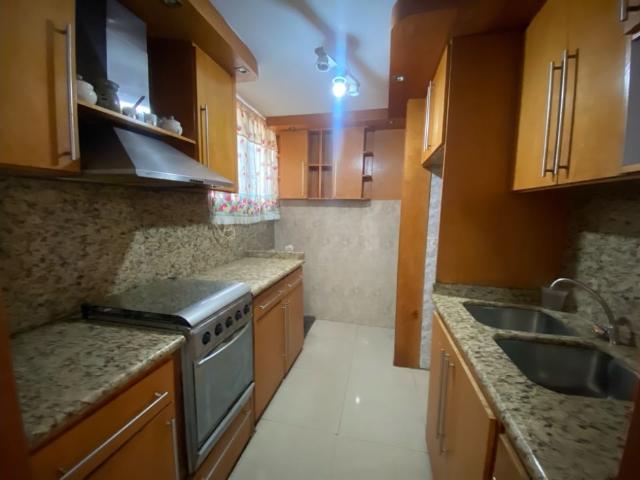 Alquiler apartamento Guarenas. Ciudad Casarapa 3 hab 2 baños 1 p/e