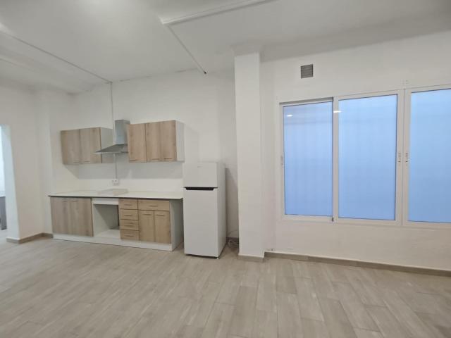 ¡Alquiler Casa Planta baja! Espacio Diáfano con Baño Completo de 80 m2