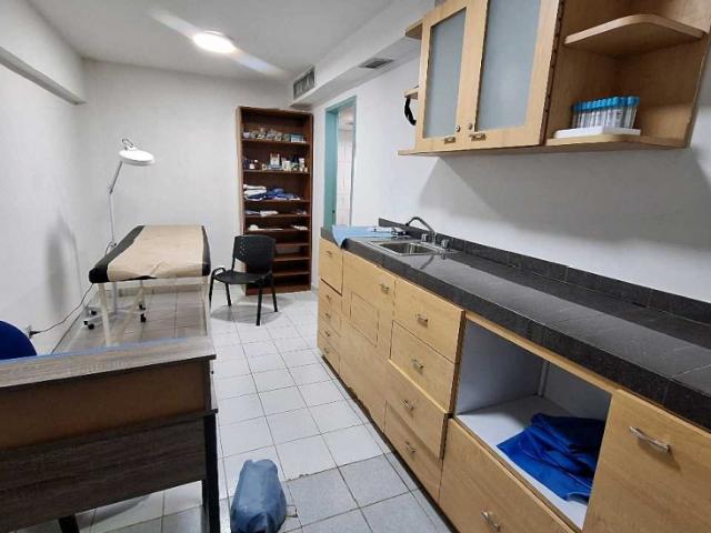 Alquiler consultorios.medicos.o.cubiculos en la carlota