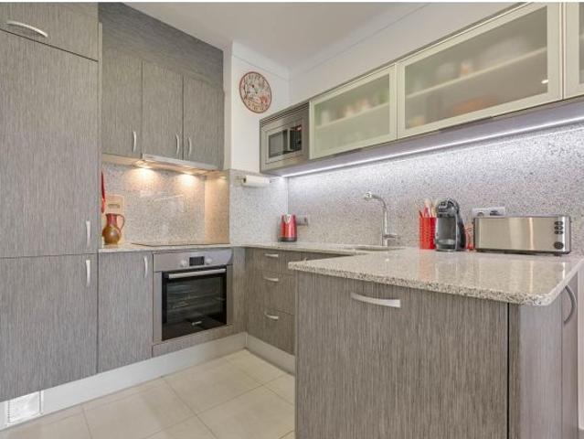 ALQUILER DE TEMPORADA Apartamento en primera línea de mar con impresionantes vistas a la Bahía de