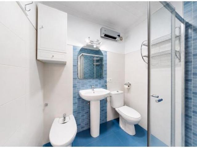 Alquiler de temporada en pleno corazón de Almería | 4 habitaciones, 2 baños y WiFi