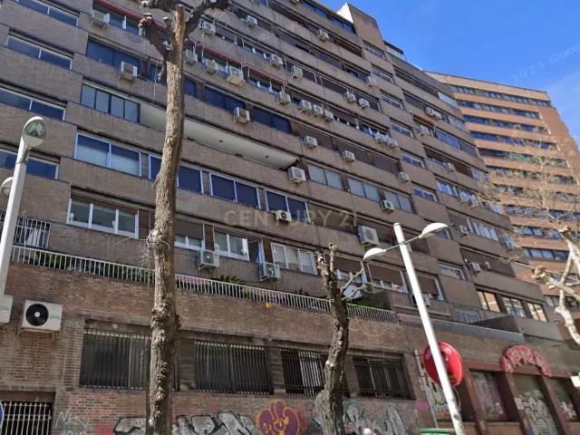 ALQUILER DE TRASTEROS EN PLENO CENTRO DE GRANADA