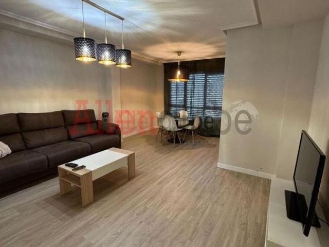 ALQUILER DE VIVIENDA POR TEMPORADA DE DOS DORMITORIOS AMUEBLADO