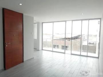 Alquiler de Amplio y Moderno Departamento en zona residencial y con salida a avenida principal