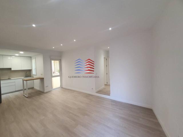 ALQUILER DE APARTAMENTO ACOGEDOR EN CALLE NARVÁEZ, MADRID | 1.650 €/mes + comunidad y conserje incluidos