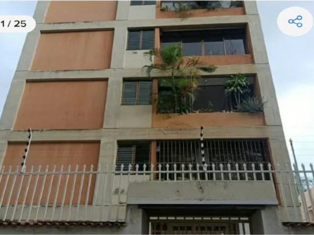 Alquiler de Apartamento en El Paraíso 158263SA 149m2/4H/3B/2PE