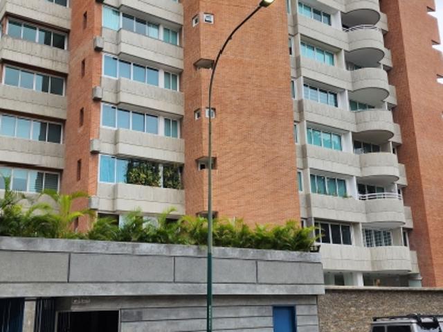 Alquiler de Apartamento en El Rosal Res. 801 de 80,41M2